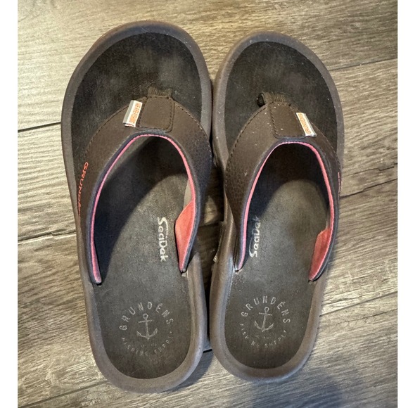 Grundens Womens Deck-mate 3 Point Dark Brown Flip Flops‎ Size 7 - Picture 5 of 7